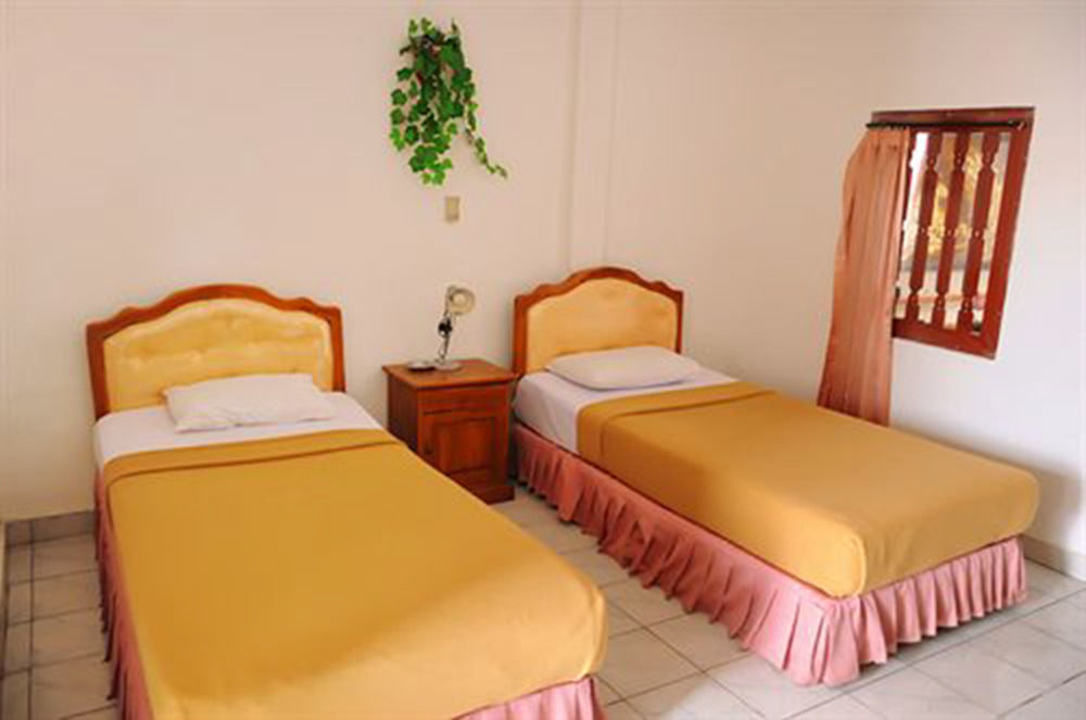 Jesens Inn I Kuta Lombok Kültér fotó