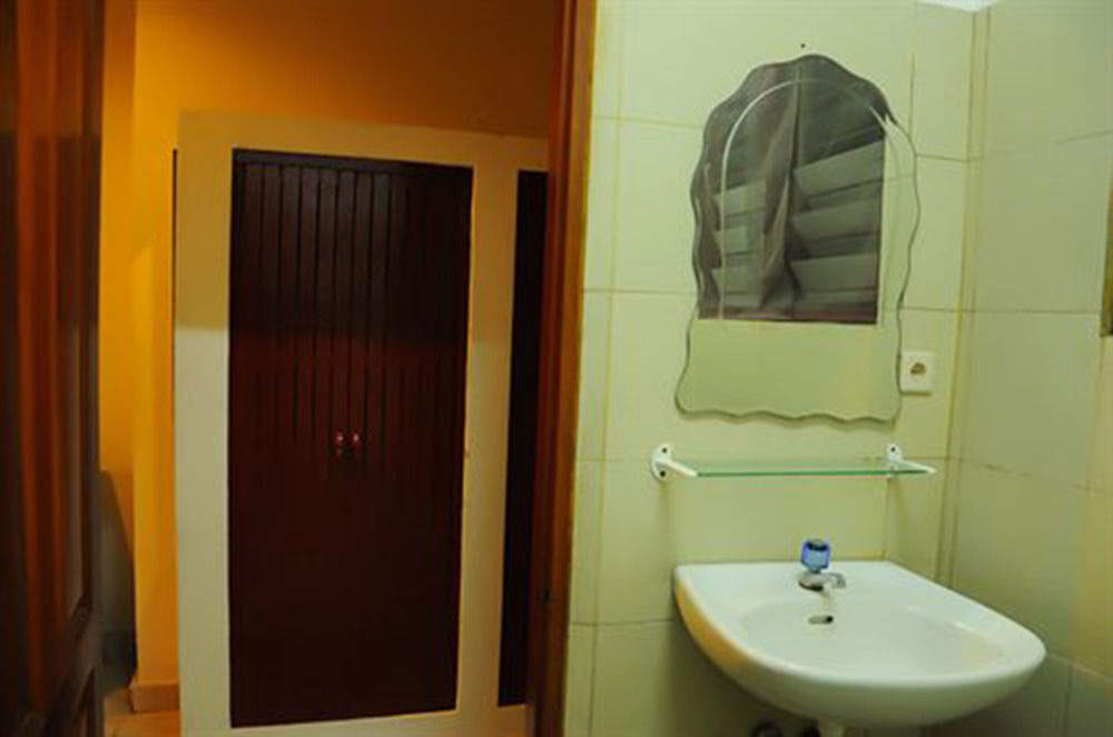Jesens Inn I Kuta Lombok Kültér fotó